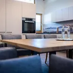 Montis דירה *