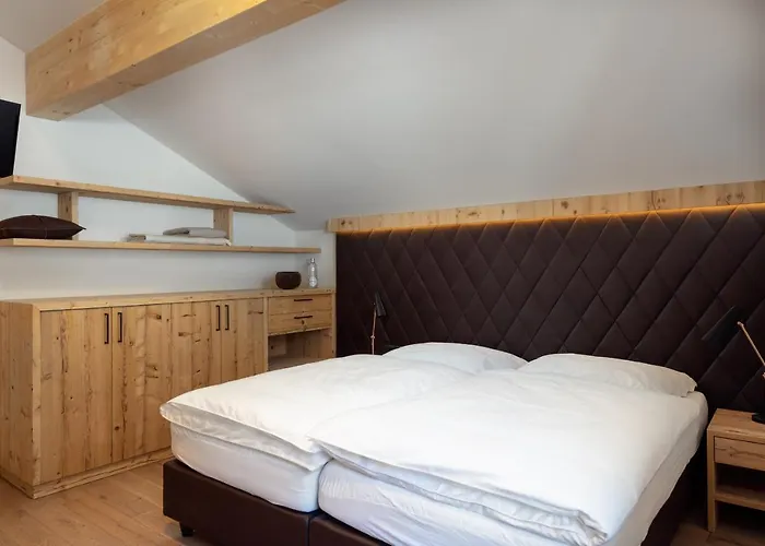 Montis * フラッハウ