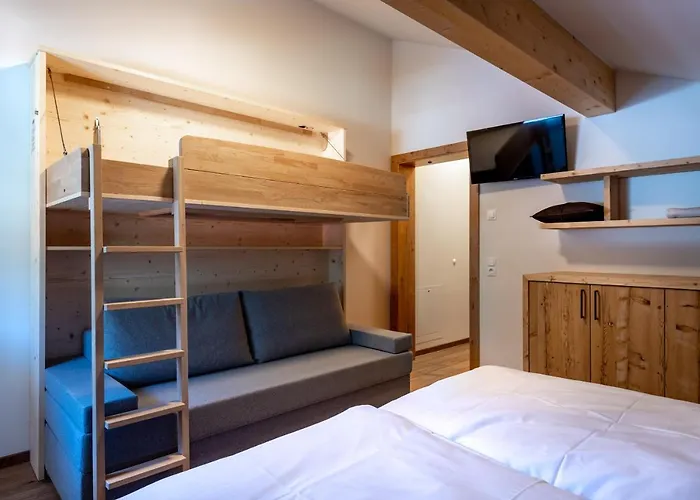 Montis アパート フラッハウ