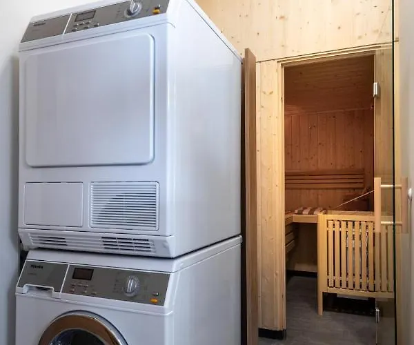 Montis アパート フラッハウ